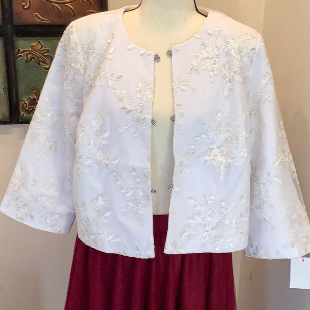 Jessica London White Lace Bridal Jacket. NWT Size 16 W